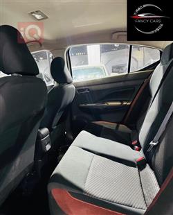 نيسان فيرسا